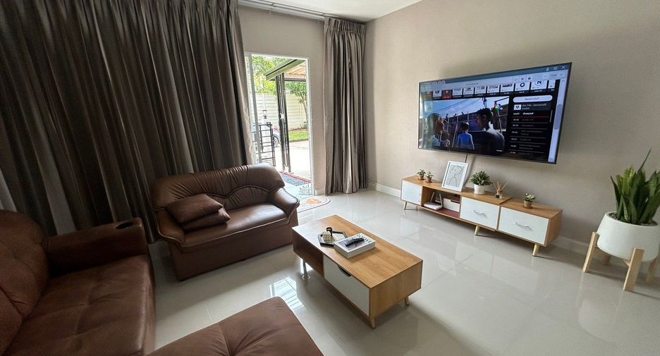 Casa en alquiler de 3 habitaciones en Mueang Pathum Thani, Pathum Thani