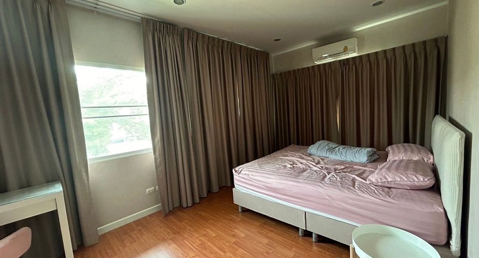 Casa en alquiler de 3 habitaciones en Mueang Pathum Thani, Pathum Thani