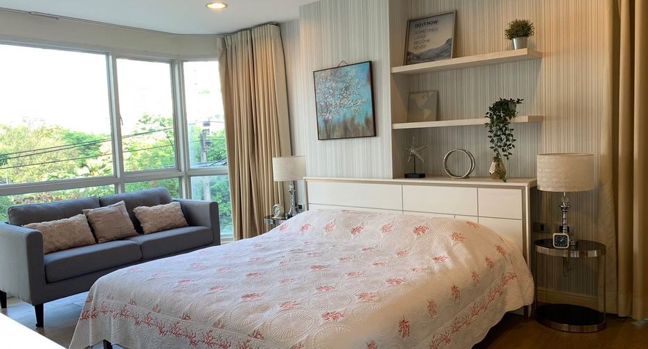 For rent 3 bedrooms condo in Khlong Toei, Bangkok