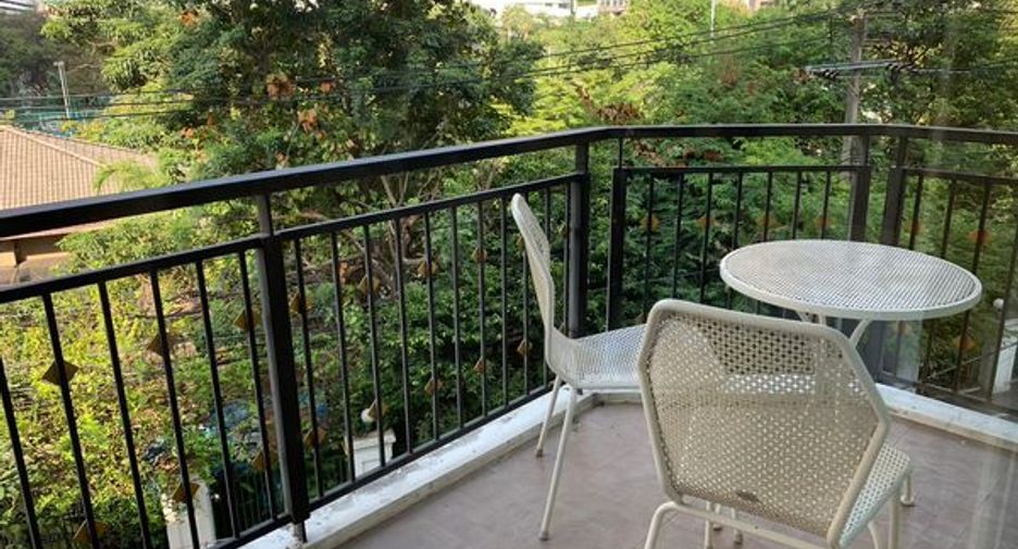 For rent 3 bedrooms condo in Khlong Toei, Bangkok