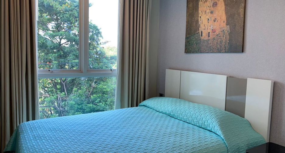 For rent 3 bedrooms condo in Khlong Toei, Bangkok