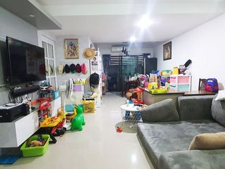 For sale 3 bedrooms townhouse in Mueang Nonthaburi, Nonthaburi