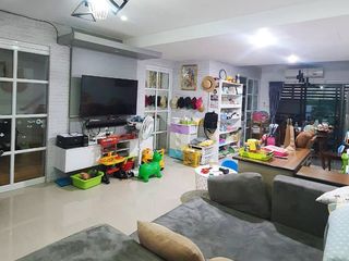 For sale 3 bedrooms townhouse in Mueang Nonthaburi, Nonthaburi