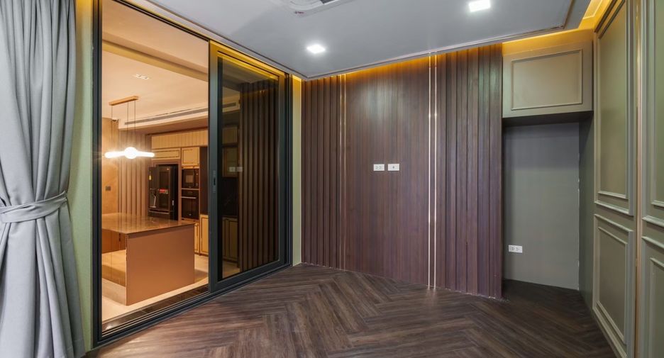 For sale 4 bedrooms house in Prawet, Bangkok