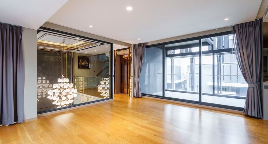For sale 4 bedrooms house in Prawet, Bangkok
