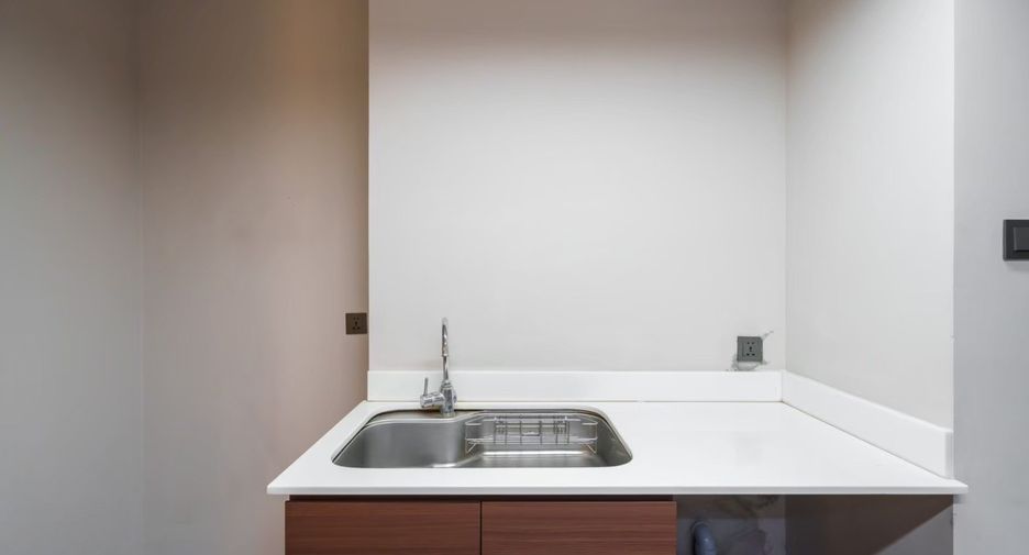 For sale 4 bedrooms house in Prawet, Bangkok