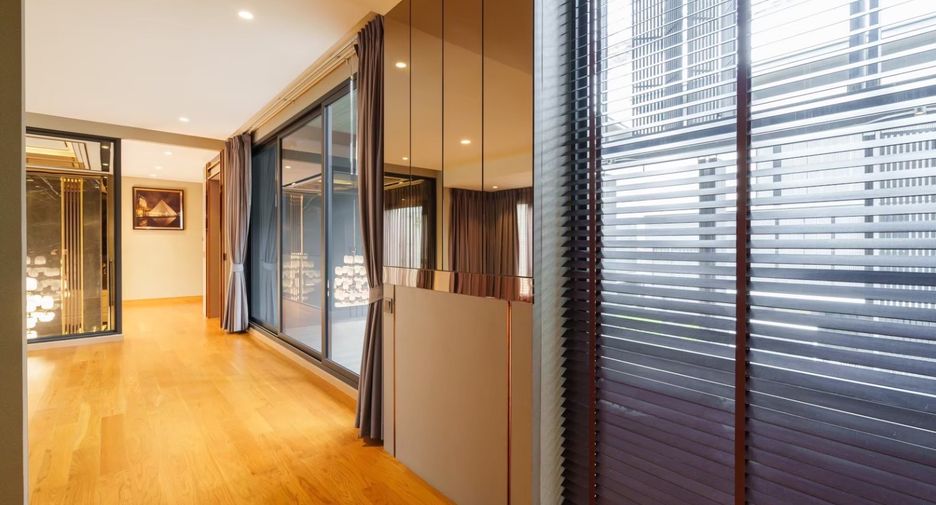 For sale 4 bedrooms house in Prawet, Bangkok