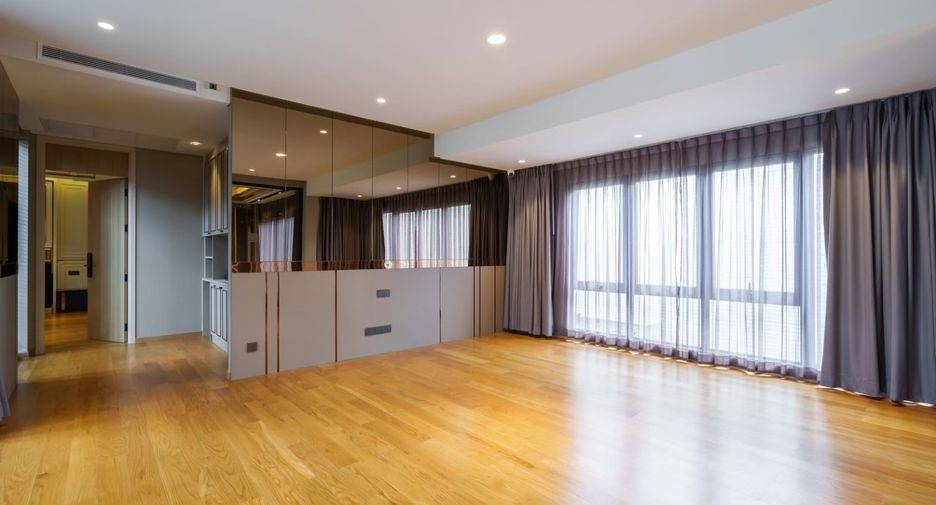 For sale 4 bedrooms house in Prawet, Bangkok