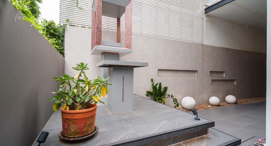 For sale 4 bedrooms house in Prawet, Bangkok