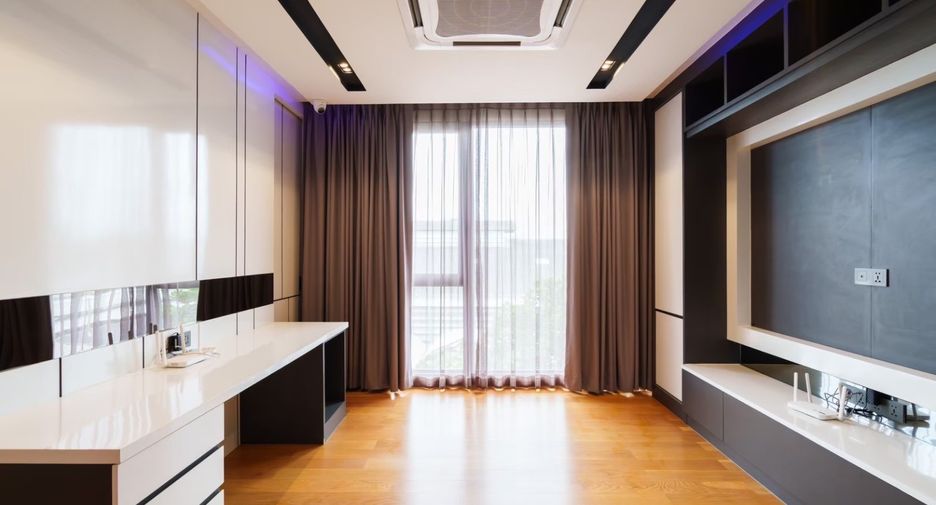 For sale 4 bedrooms house in Prawet, Bangkok