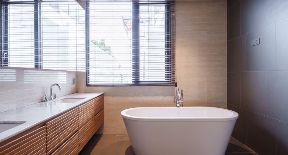 For sale 4 bedrooms house in Prawet, Bangkok