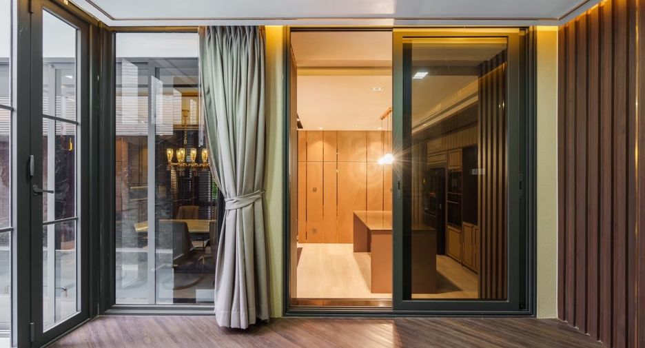 For sale 4 bedrooms house in Prawet, Bangkok