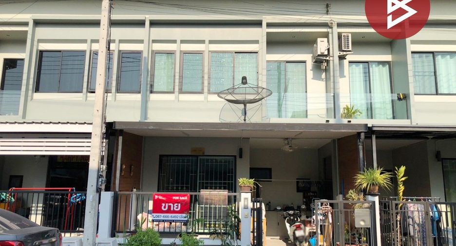 For sale 4 bed townhouse in Sam Phran, Nakhon Pathom