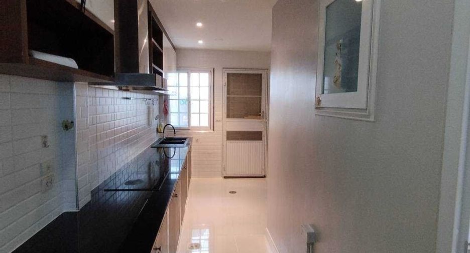 For sale 4 Beds house in Thung Khru, Bangkok