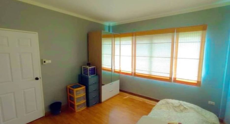 For rent and for sale 3 bedrooms house in Si Racha, Chonburi