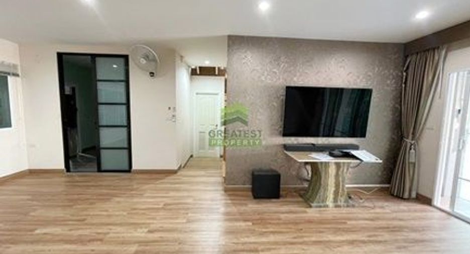 For sale 4 Beds house in Mueang Pathum Thani, Pathum Thani