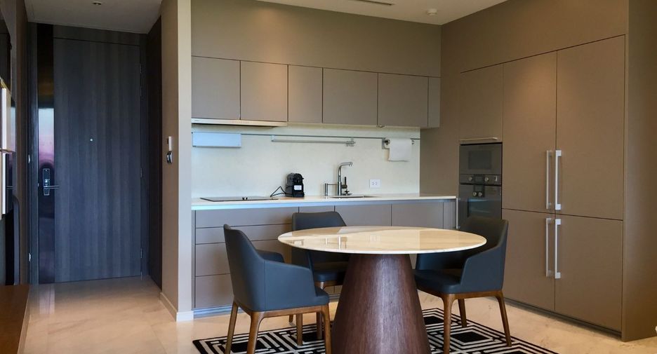 Condo en alquiler de 3 habitaciones en Pathum Wan, Bangkok