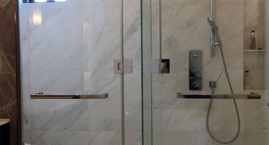 Condo en alquiler de 3 habitaciones en Pathum Wan, Bangkok