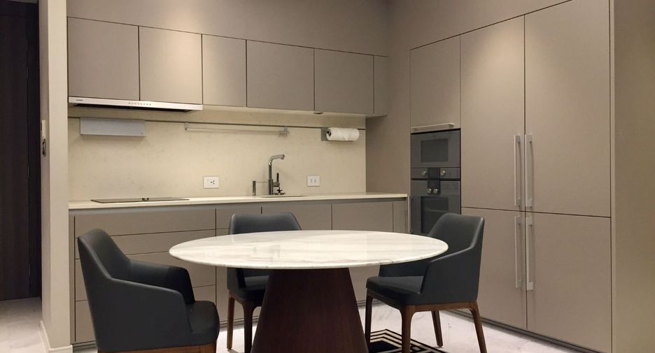 Condo en alquiler de 3 habitaciones en Pathum Wan, Bangkok