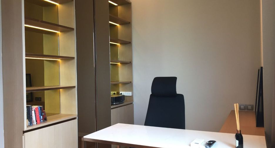 Condo en alquiler de 3 habitaciones en Pathum Wan, Bangkok