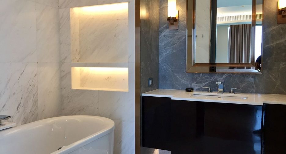 Condo en alquiler de 3 habitaciones en Pathum Wan, Bangkok