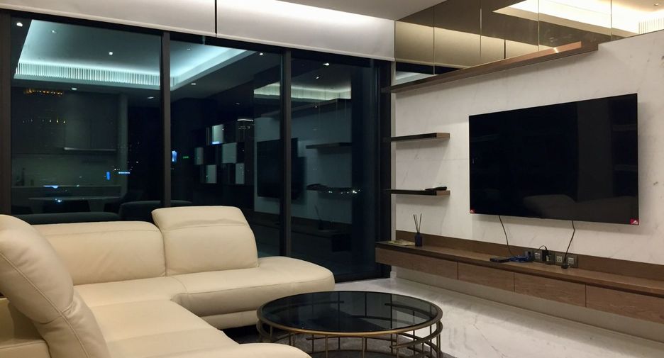 Condo en alquiler de 3 habitaciones en Pathum Wan, Bangkok