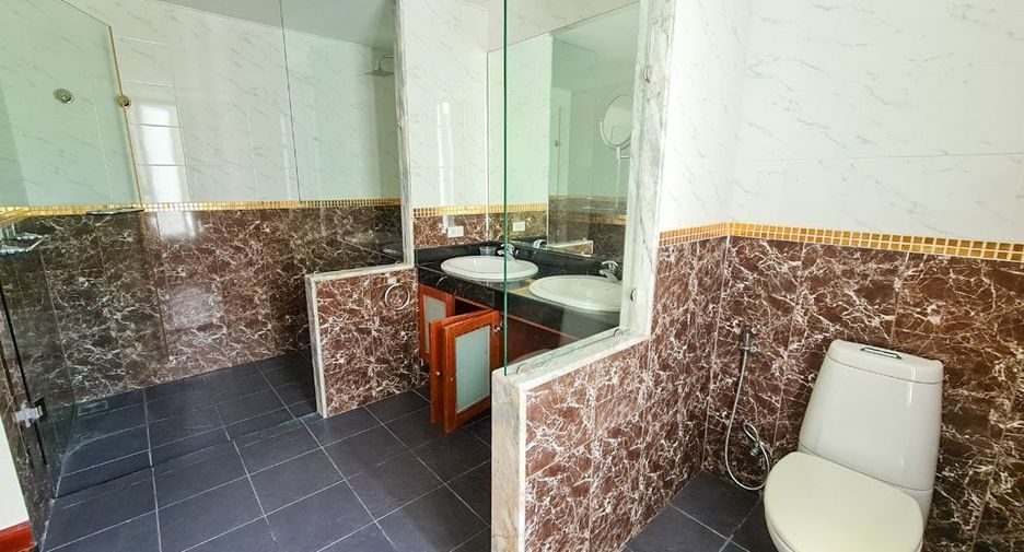 For rent 7 bedrooms villa in Thalang, Phuket