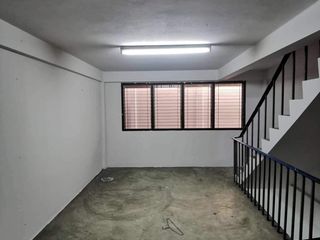 Gewerbefläche zum Kauf mit 2 Zimmer in Si Racha, Chonburi