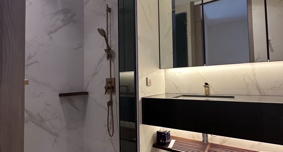 Condo en alquiler de 2 habitaciones en Khlong Toei, Bangkok