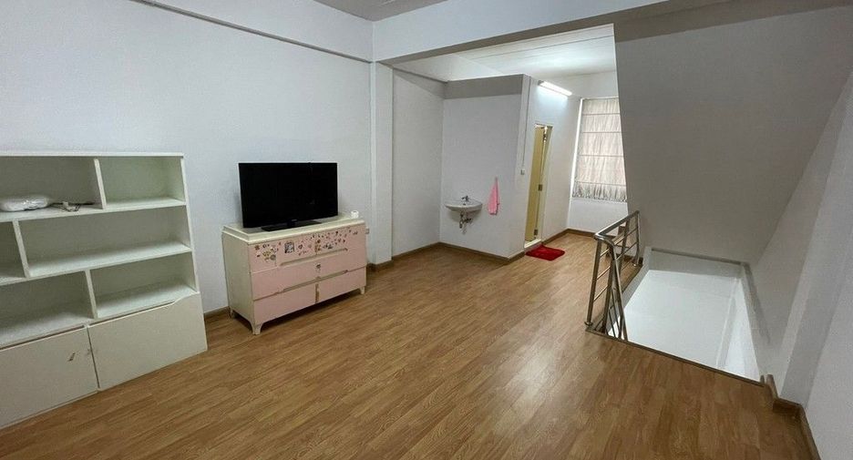 For sale 3 ベッドルーム retail Space in Bang Kruai, Nonthaburi