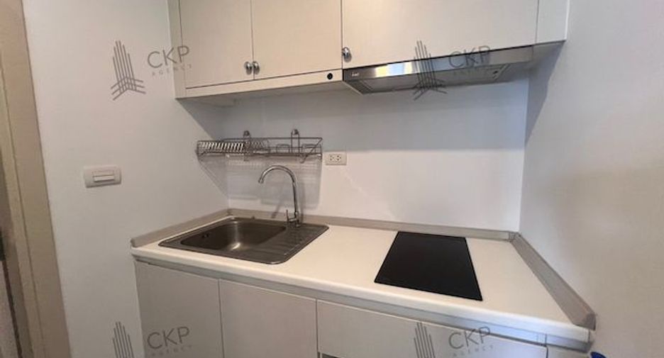 For sale 1 bed condo in Mueang Samut Prakan, Samut Prakan