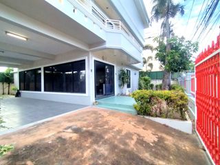 For sale 5 Beds house in Thon Buri, Bangkok