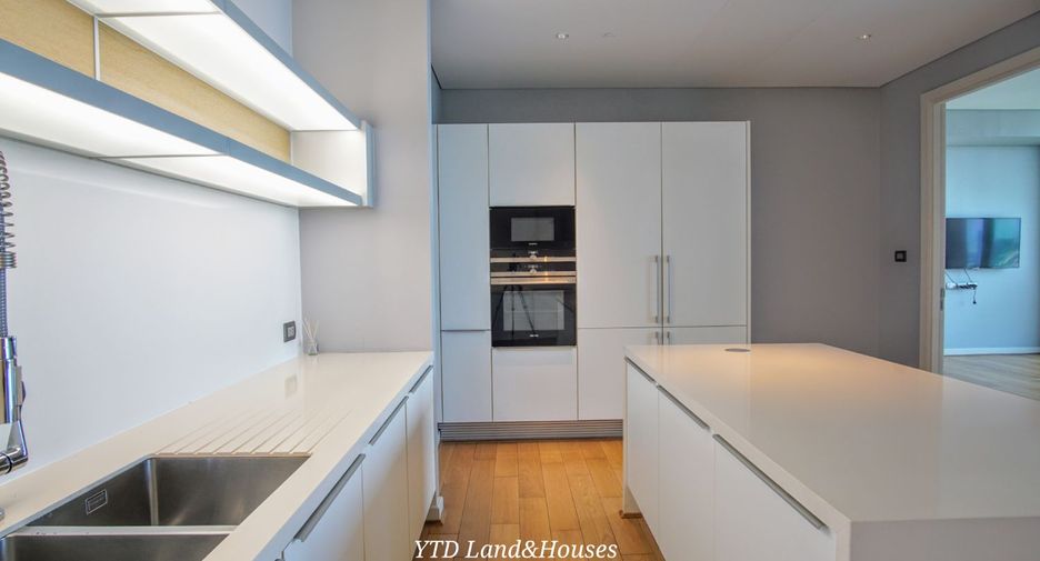For sale 3 bedrooms condo in Pathum Wan, Bangkok