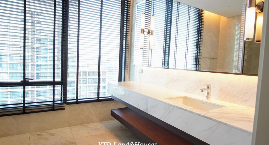 For sale 3 bedrooms condo in Pathum Wan, Bangkok