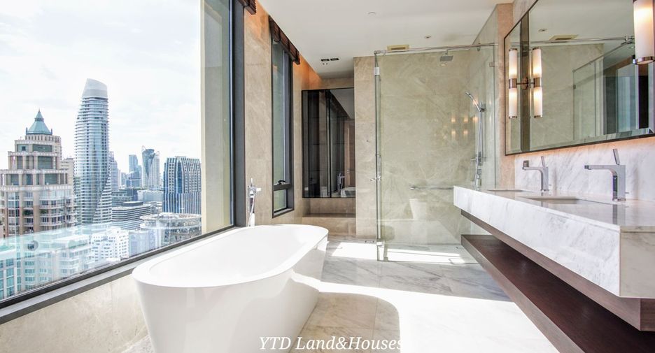 For sale 3 bedrooms condo in Pathum Wan, Bangkok