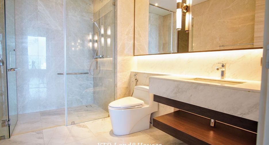For sale 3 bedrooms condo in Pathum Wan, Bangkok