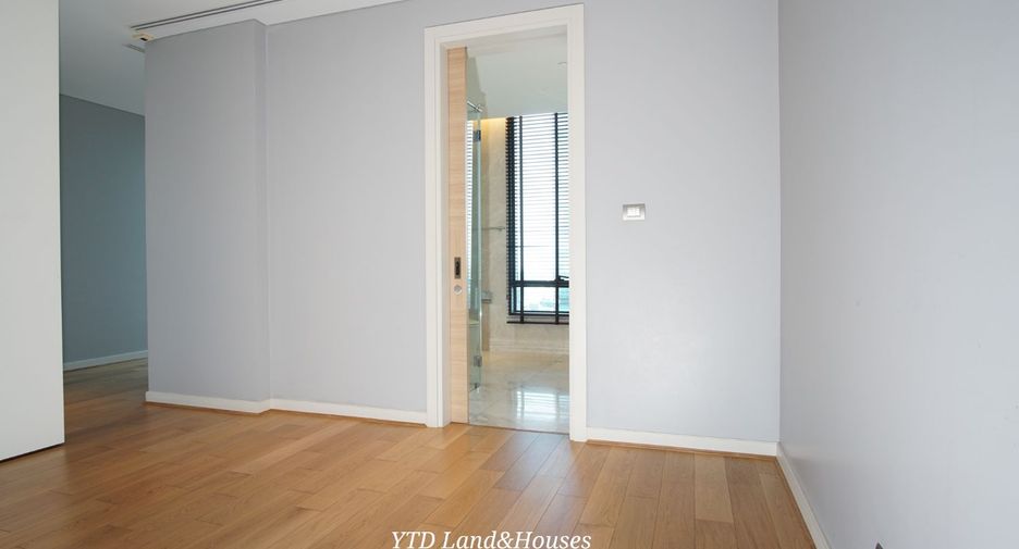 For sale 3 bedrooms condo in Pathum Wan, Bangkok