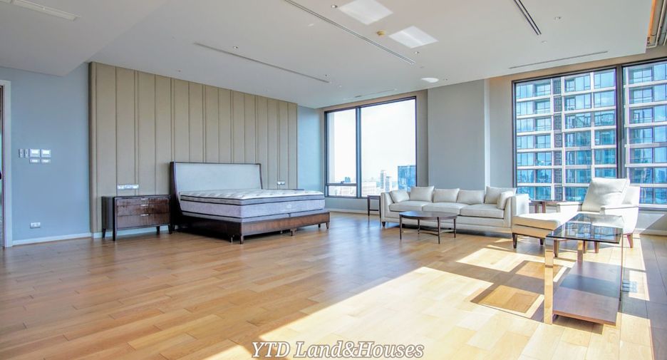 For sale 3 bedrooms condo in Pathum Wan, Bangkok