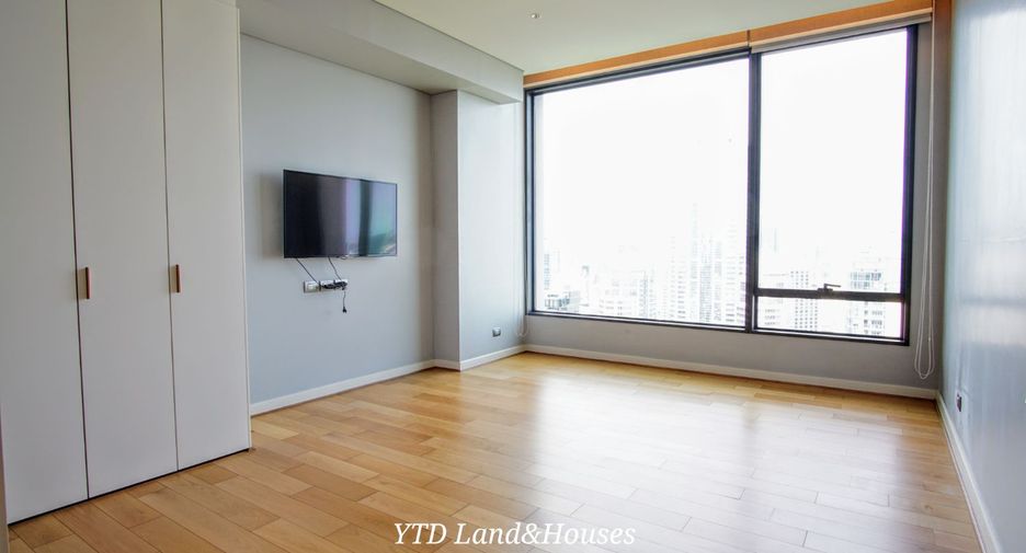 For sale 3 bedrooms condo in Pathum Wan, Bangkok