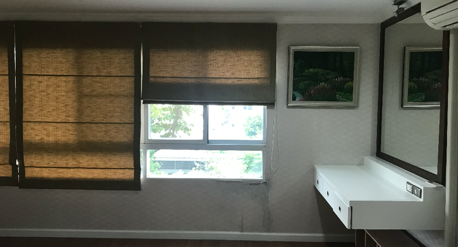 For sale 2 bedrooms condo in Watthana, Bangkok