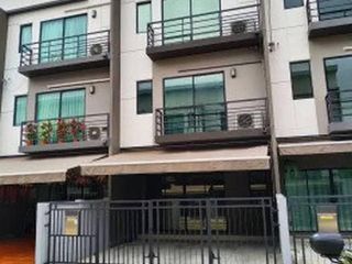 For rent 3 bed townhouse in Mueang Nonthaburi, Nonthaburi