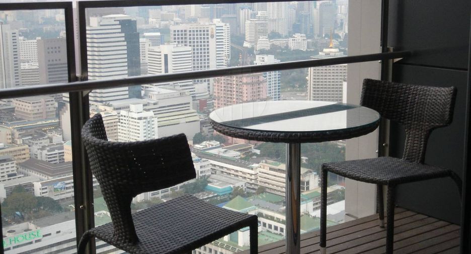 À louer 3 chambres condo à Sathon, Bangkok