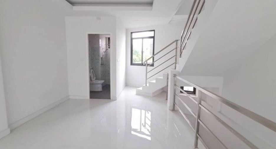 For sale 2 bedrooms retail Space in Mueang Chiang Mai, Chiang Mai
