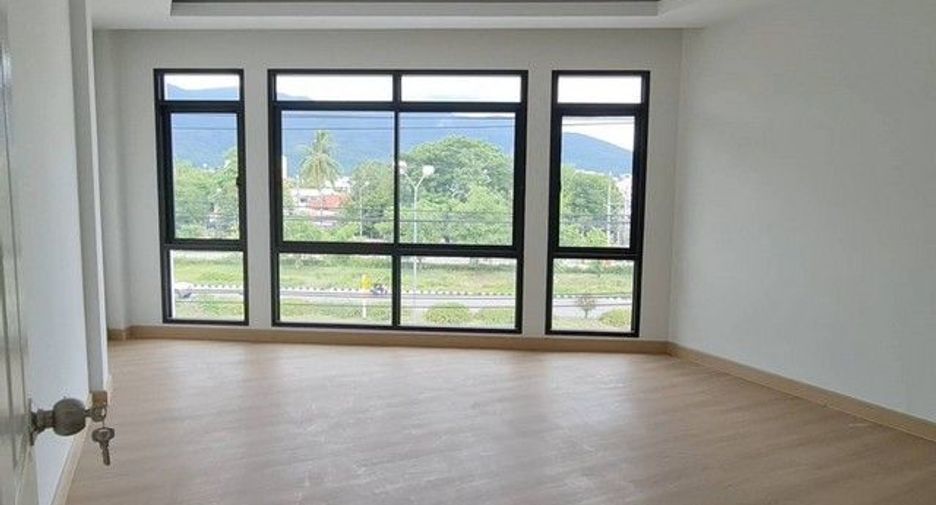 For sale 2 bedrooms retail Space in Mueang Chiang Mai, Chiang Mai