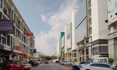 Gewerbefläche zum Kauf mit 10 Zimmer in Bang Khen, Bangkok
