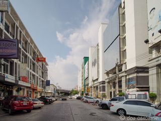 出售 10 卧室 商业空间 在 Bang Khen, 曼谷