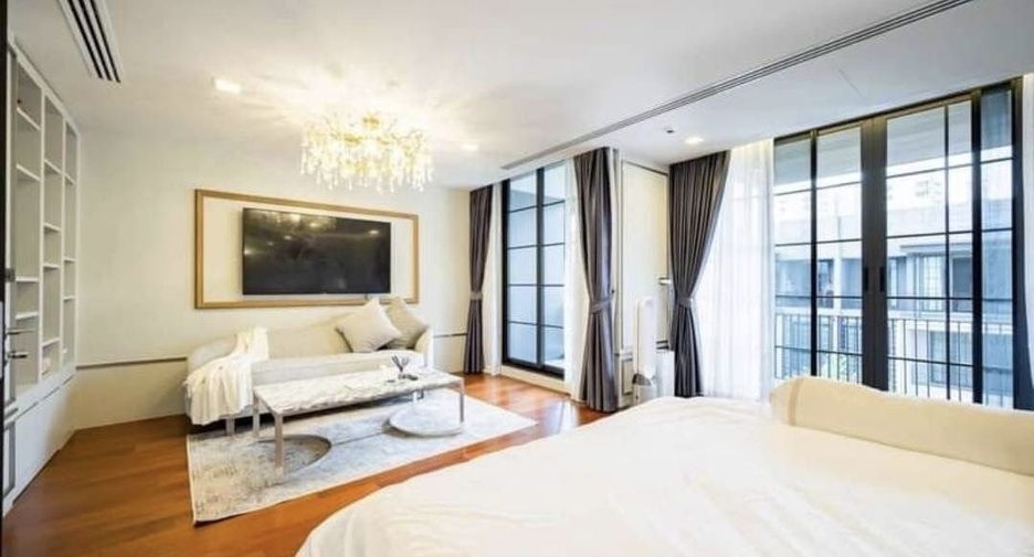 Reihenhaus zur Miete und zum Kauf mit 4 Zimmer in Watthana, Bangkok
