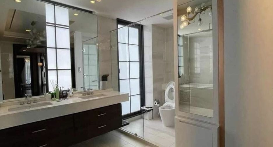 Reihenhaus zur Miete und zum Kauf mit 4 Zimmer in Watthana, Bangkok