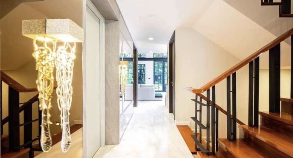 Reihenhaus zur Miete und zum Kauf mit 4 Zimmer in Watthana, Bangkok