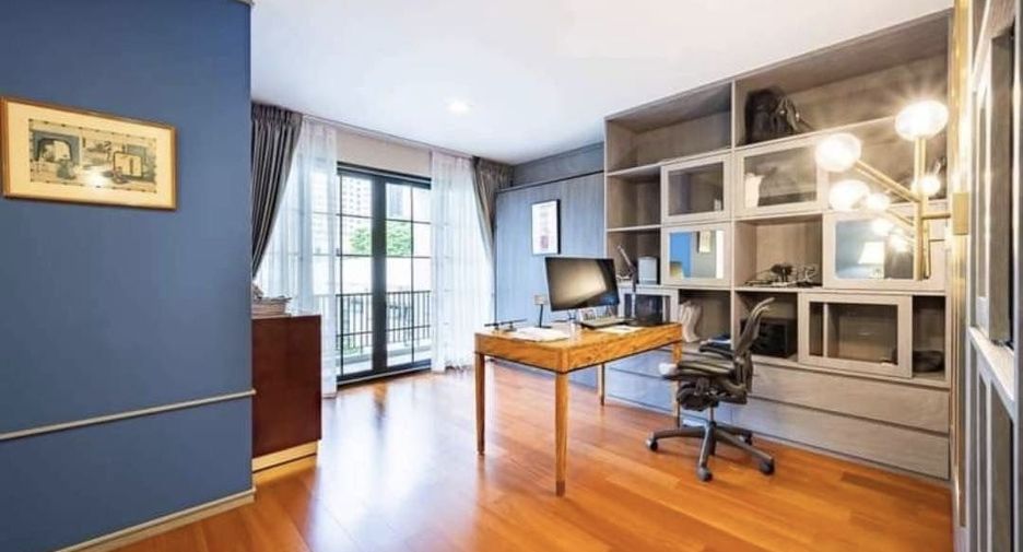 Reihenhaus zur Miete und zum Kauf mit 4 Zimmer in Watthana, Bangkok